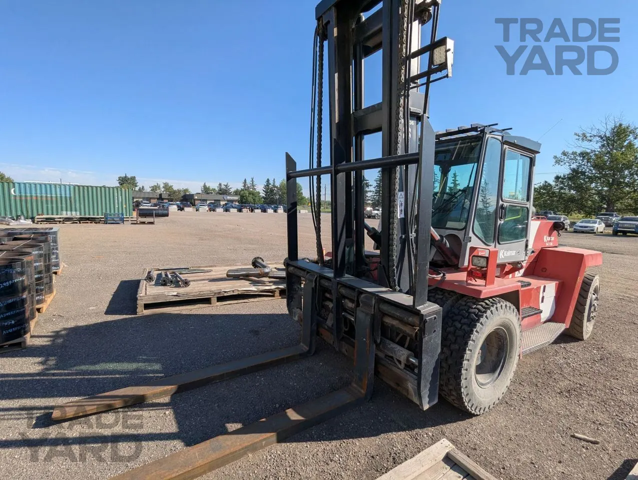 Kalmar DC 136 Heavy-Duty Forklift - 2001 Model